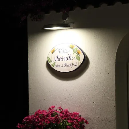 Oda ve Kahvaltı Marinella 2*