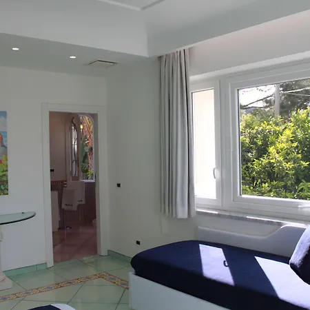 Marinella Bed and Breakfast 4*