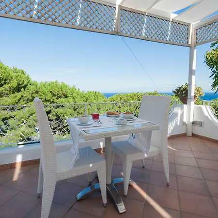 Marinella Bed and Breakfast 4*