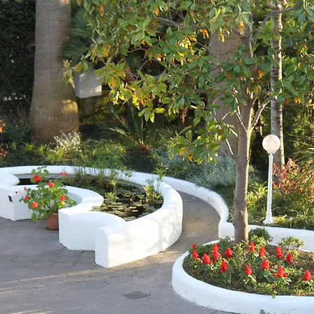 Marinella Bed and Breakfast 4*