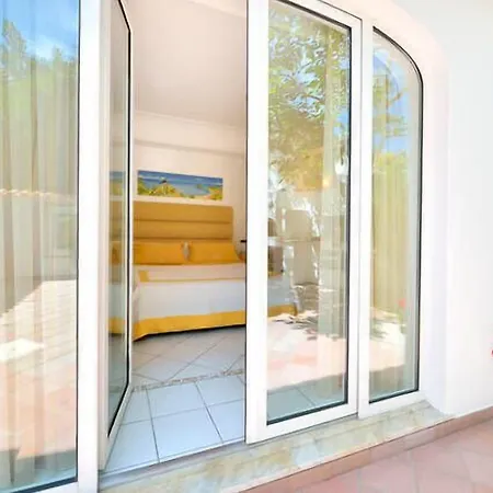 Marinella Bed and Breakfast