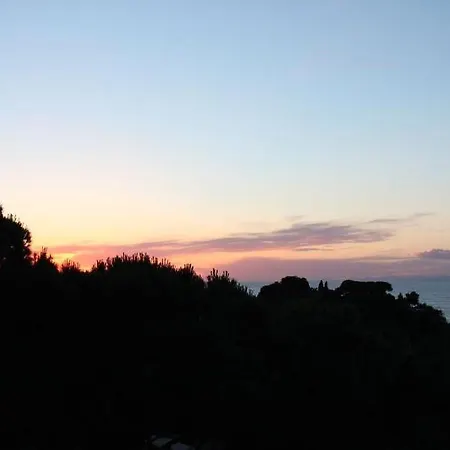 Oda ve Kahvaltı Marinella 2*