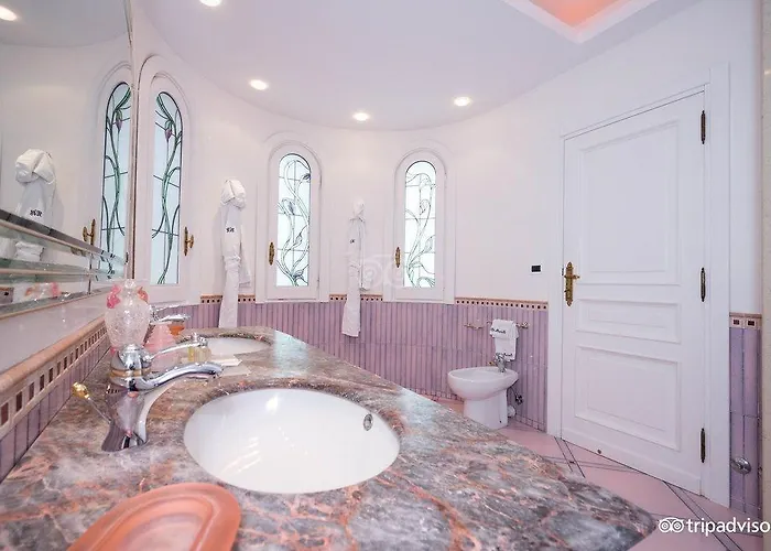 Marinella Nocleg ze śniadaniem