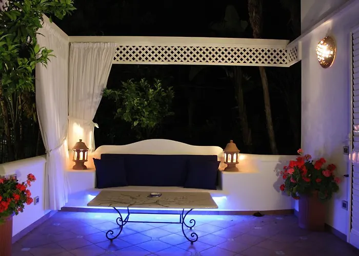 Marinella Nocleg ze śniadaniem