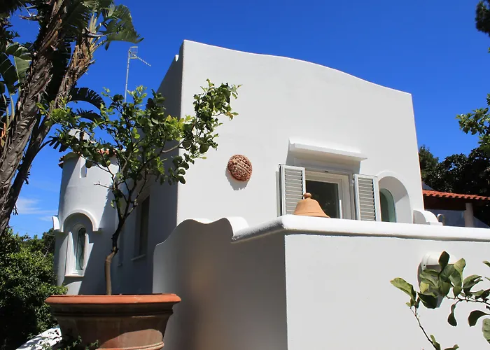 Marinella Nocleg ze śniadaniem