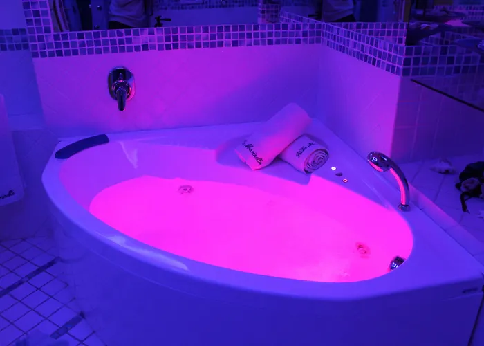 Marinella Nocleg ze śniadaniem