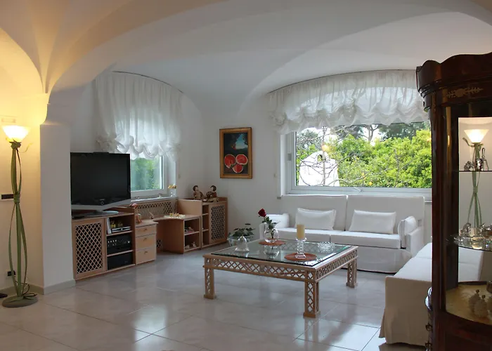 Marinella Nocleg ze śniadaniem