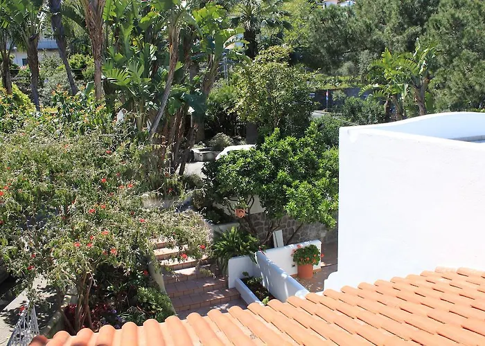 Marinella Nocleg ze śniadaniem